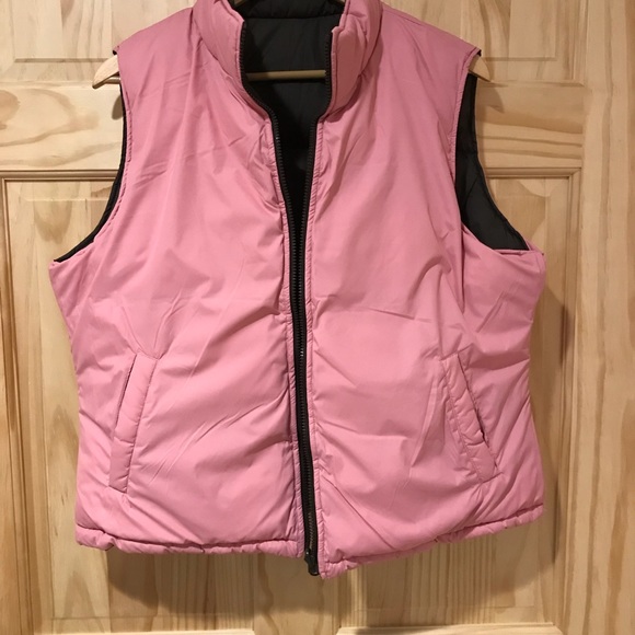 Reversible Puffer Vest - Picture 2 of 3